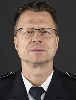 Portraitbild Dennis Kummer