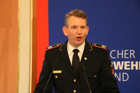 Dr. Christoph Weltecke spricht vor den Delegierten der 73. Delegiertenversammlung des DFV